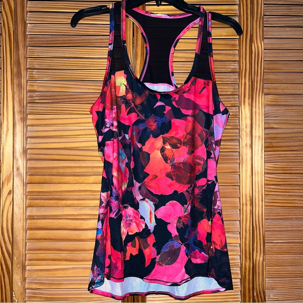Athleta Mystique Chi‎ Floral Red & Black Mesh Racerback Tank Top Size Small Tall